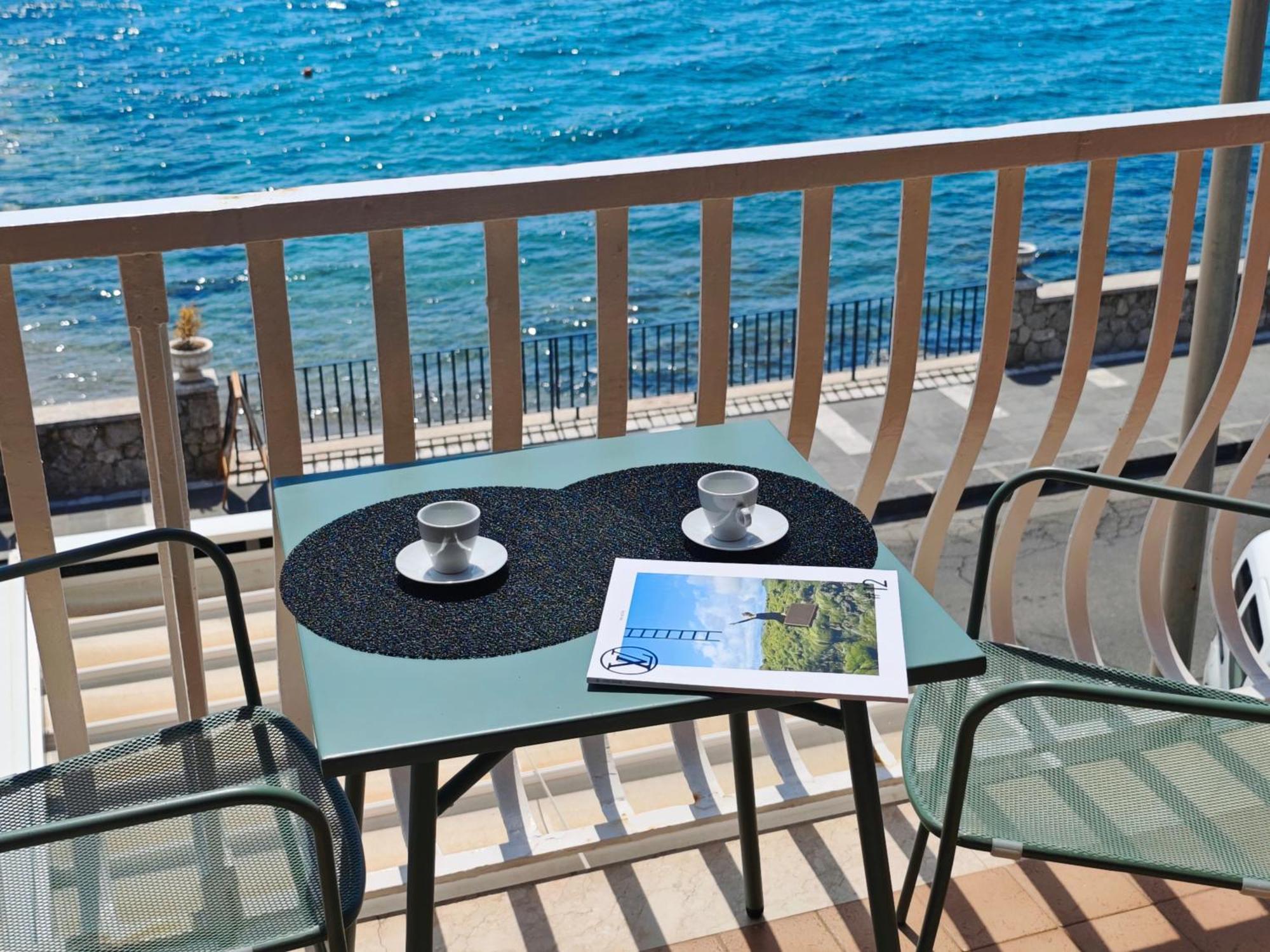 גיארדיני נאקסוס Super Panorama & Astonishing Apartment Seaview מראה חיצוני תמונה