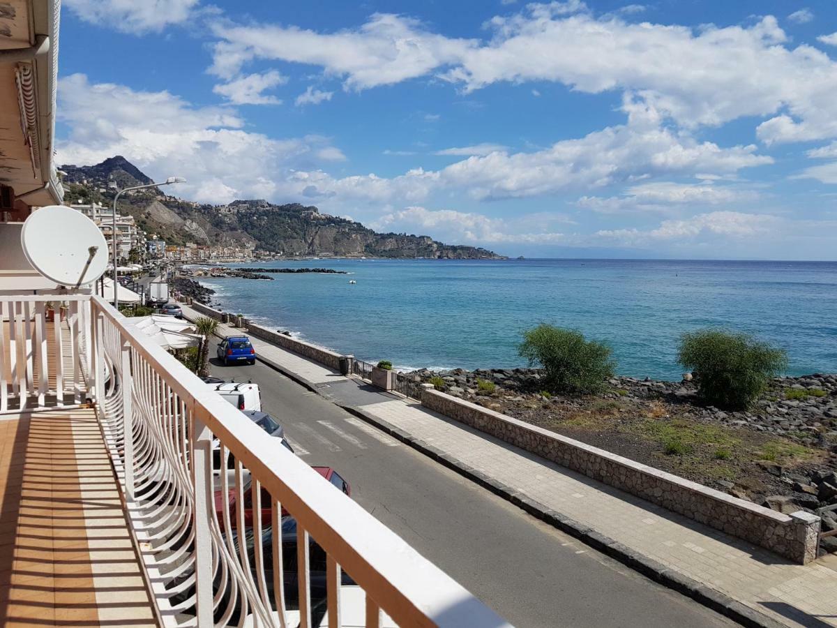 גיארדיני נאקסוס Super Panorama & Astonishing Apartment Seaview מראה חיצוני תמונה