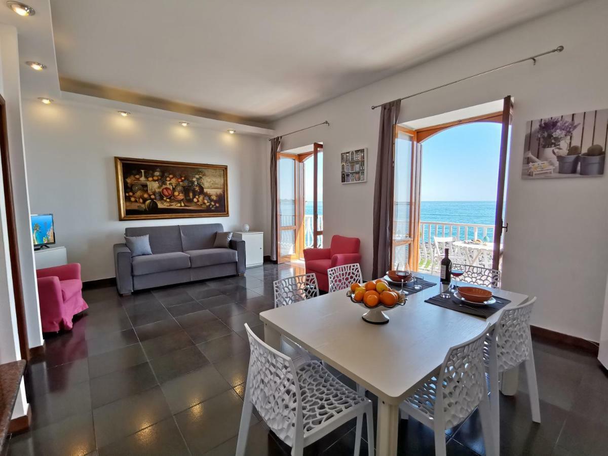 גיארדיני נאקסוס Super Panorama & Astonishing Apartment Seaview מראה חיצוני תמונה