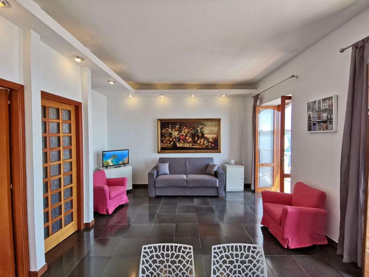גיארדיני נאקסוס Super Panorama & Astonishing Apartment Seaview מראה חיצוני תמונה